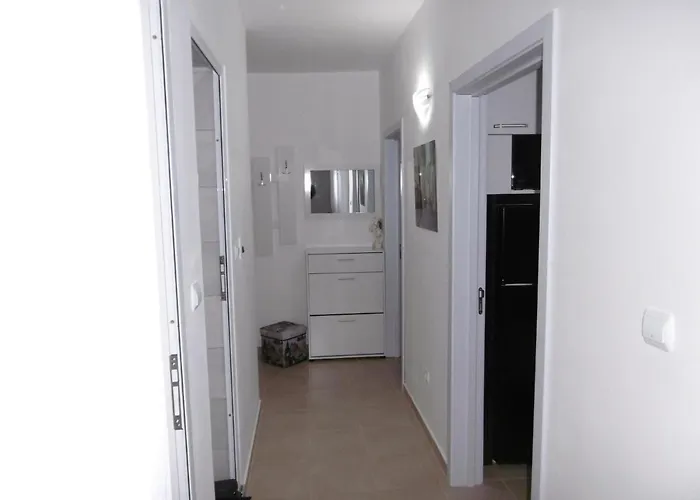 жекови Διαμέρισμα *